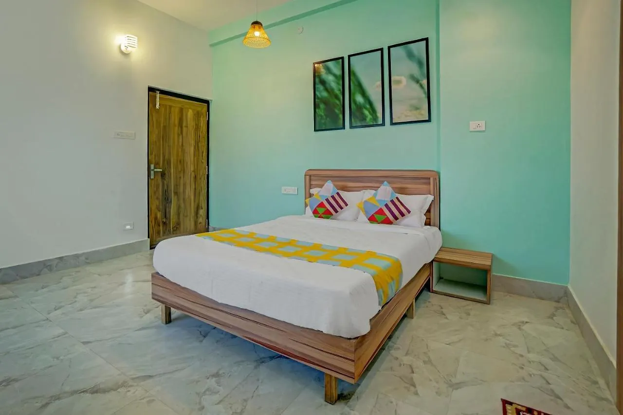 Oyo 79233 Hotel Hive Stays Kochi Ινδία
