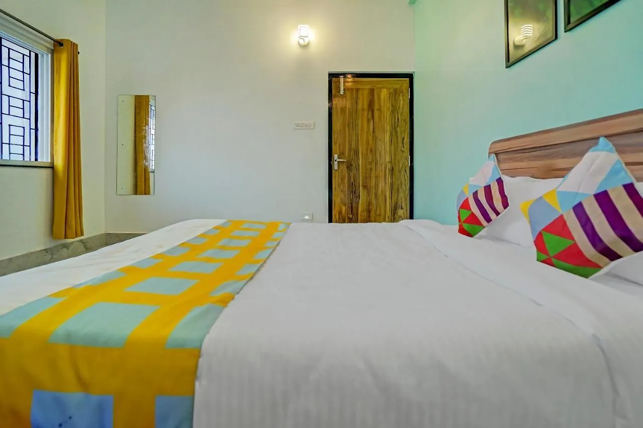 Πανσιόν Oyo 79233 Hotel Hive Stays Kochi