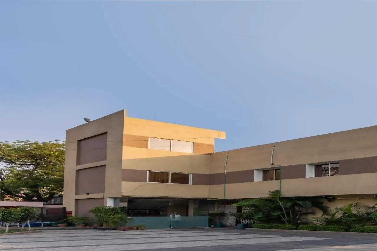 Πανσιόν Oyo 79233 Hotel Hive Stays Kochi Ινδία