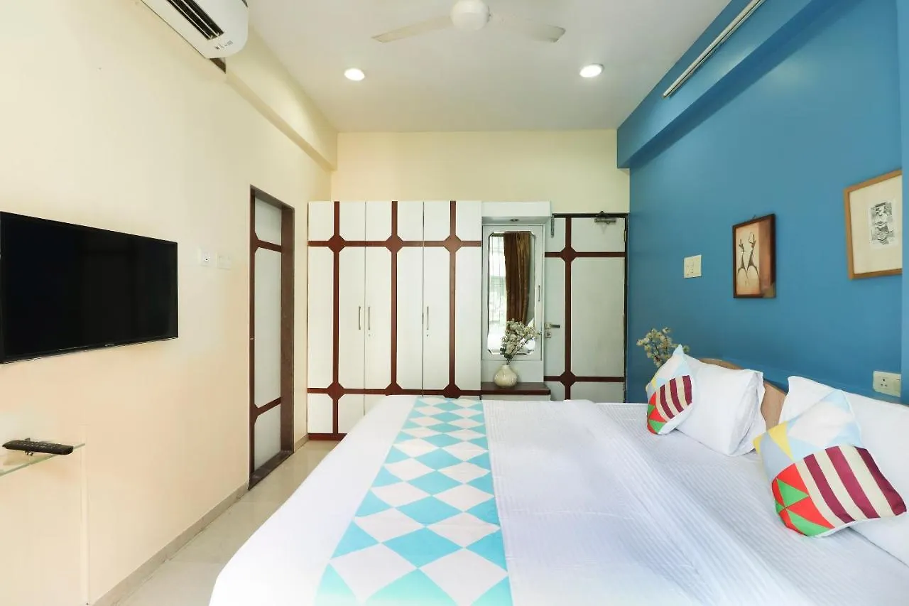 Oyo 79233 Hotel Hive Stays Kochi Πανσιόν
