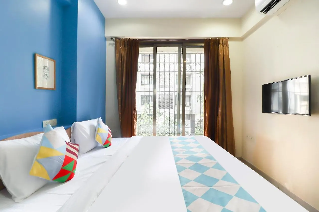 Oyo 79233 Hotel Hive Stays Kochi 0*,  Ινδία